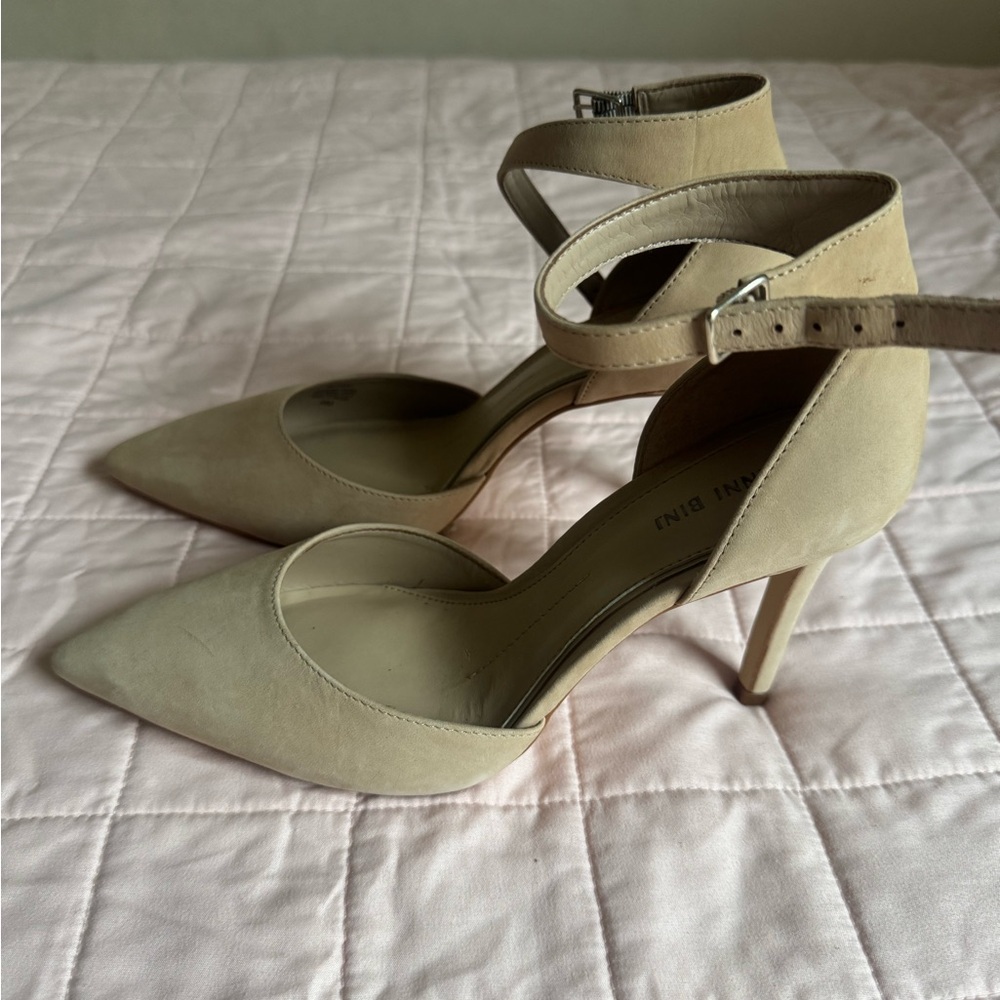 New Gianni Bini Pointed-Toe Ankle-Strap Heels size 8